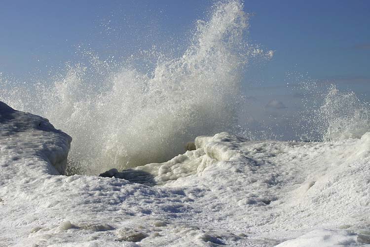 Crashing Waves