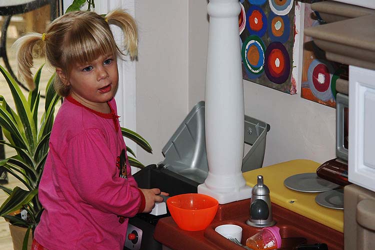 Rachel In Her New Kitchen