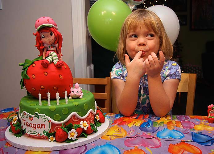 Time to Eat the Cake!  Yum!!