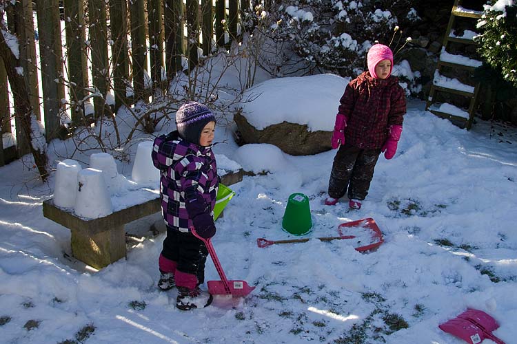 Snow-Cakes Everywhere!