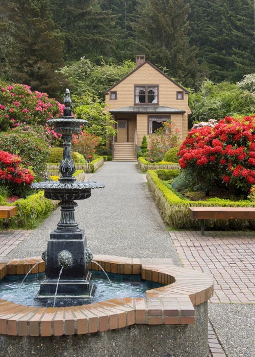 Fountain in Center of Formal Garden