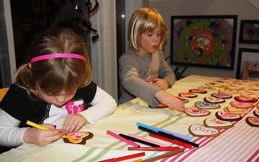 Decorating Cookies with Edible Ink Markers