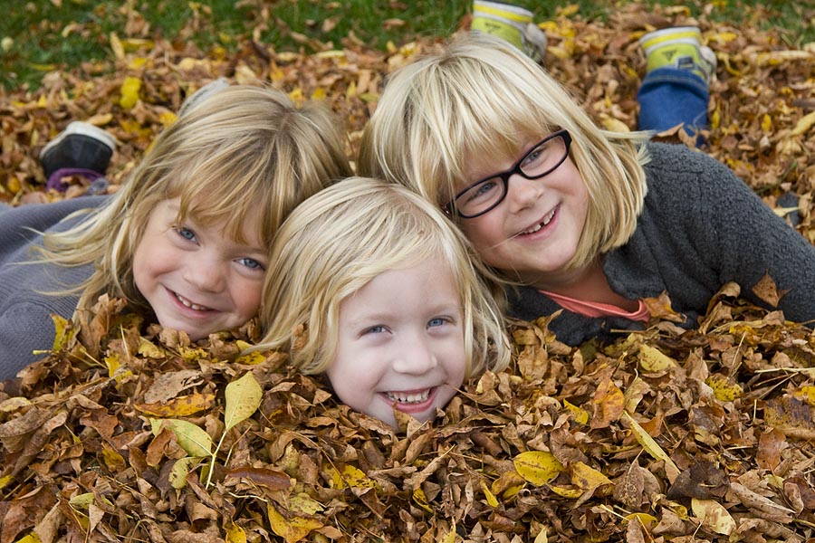 Girls in the Leaves