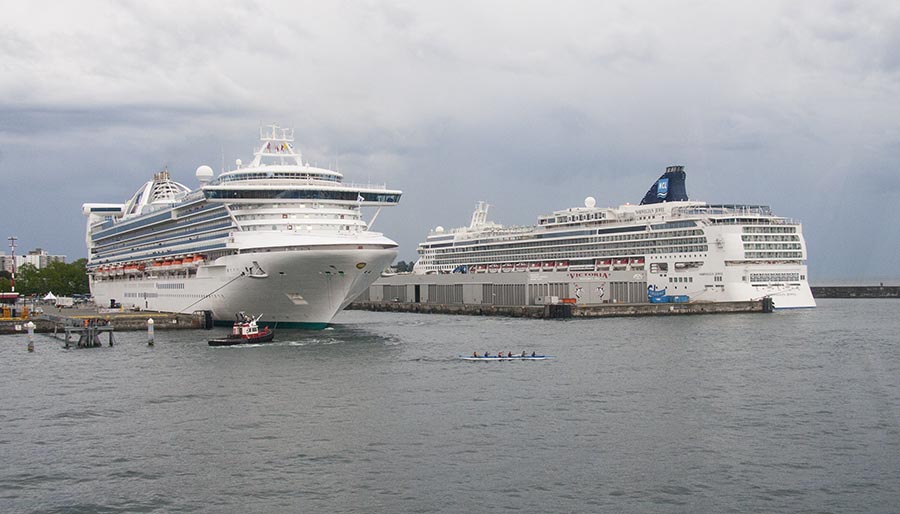 Cruise Ships in Victoria