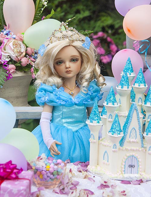 Peach and her Castle Birthday Cake