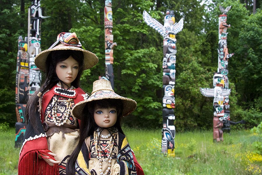 They are Amazed at the Beautiful Poles