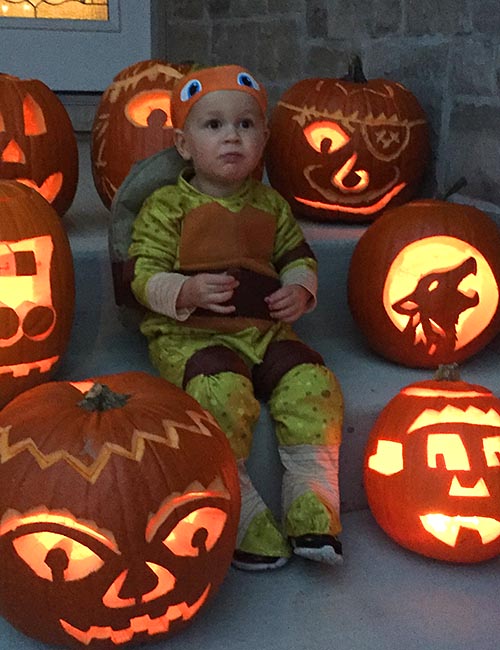 Elliot and the Jack-o-Lanterns