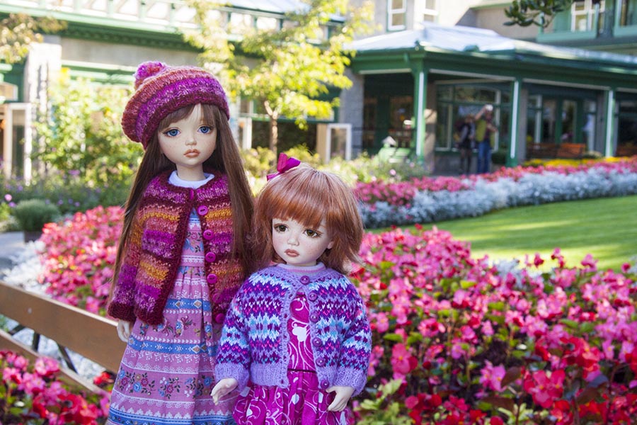 the Girls with the Begonia Border