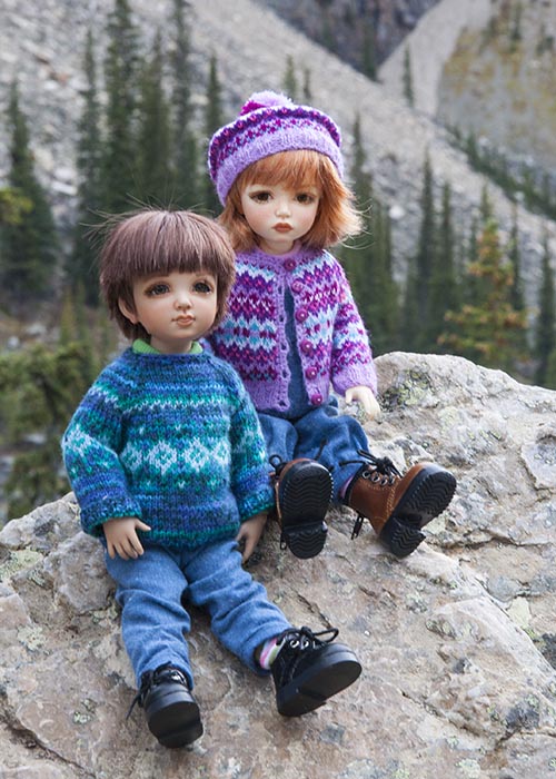 Holly & Coco on the Rocks