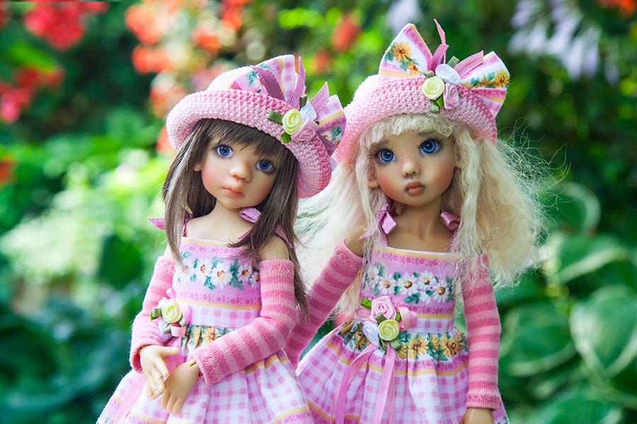 Tillie and Tallysa in Pink
