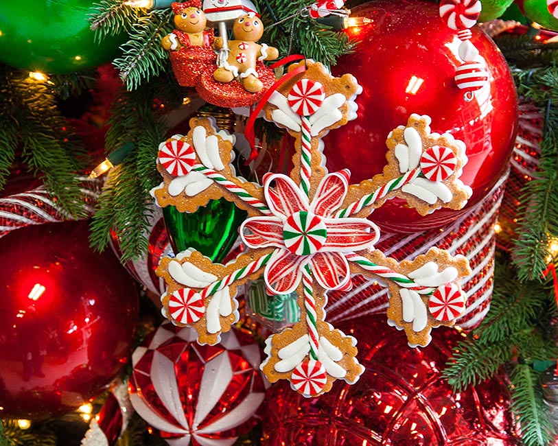 Candy Cane Gingerbread Snowflake