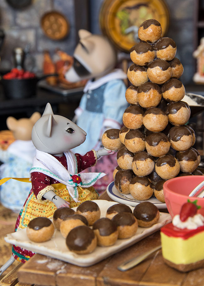 Making a Cream Puff Tower