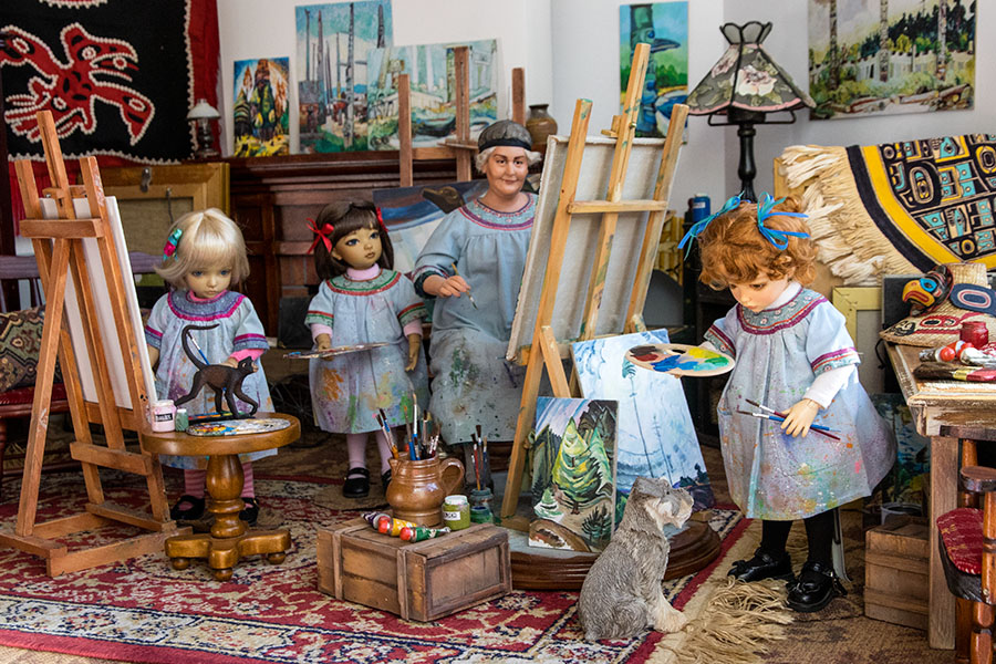 Art Classes with Emily Carr