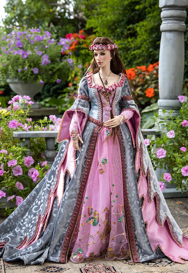Elf Agnes in Her New Gown