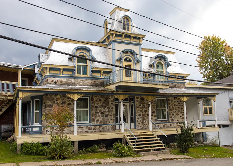 Historic Old House, La Perda